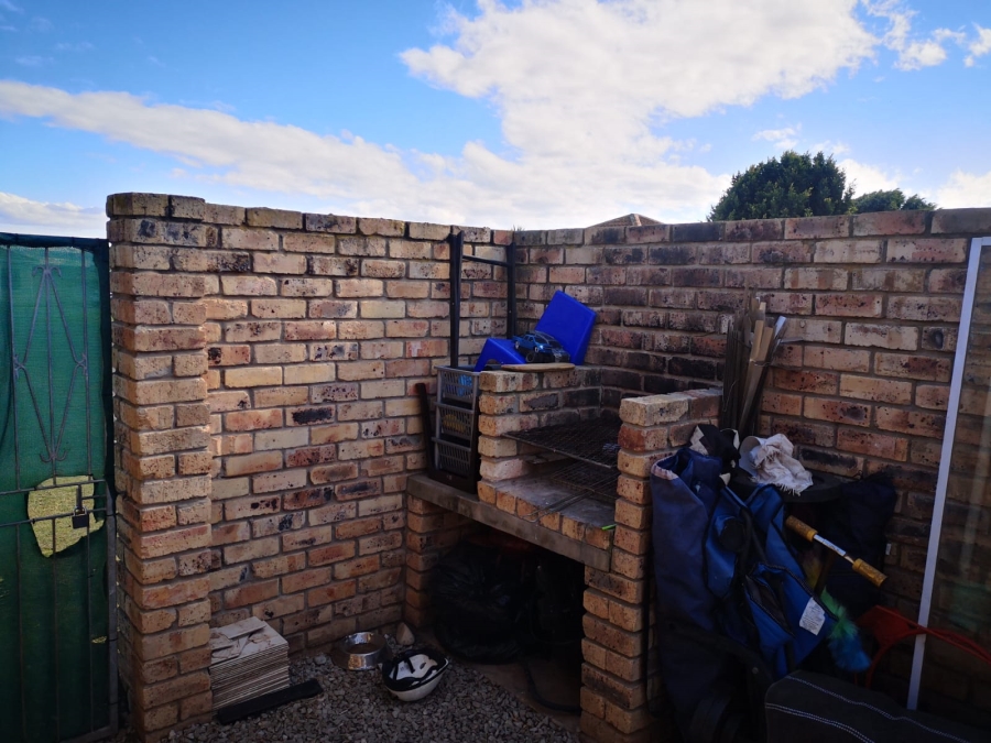 2 Bedroom Property for Sale in Campher Park Eastern Cape